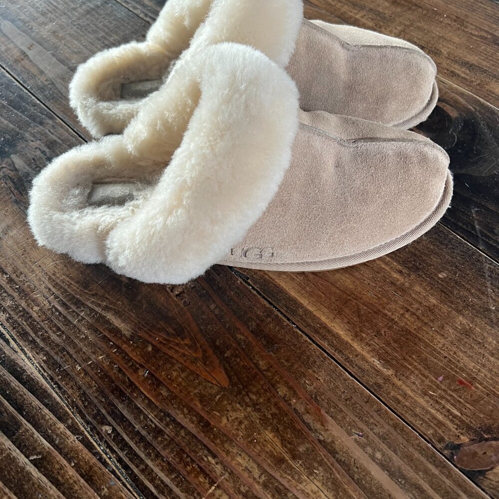 UGG® Women's Scuffette II Slip On Slippers - Picture 4 of 8
